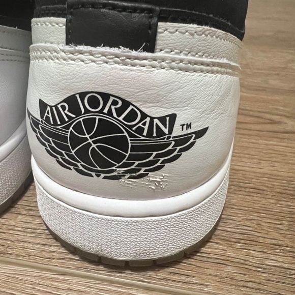 Air Jordan Low Sneakers - Picture 6 of 7